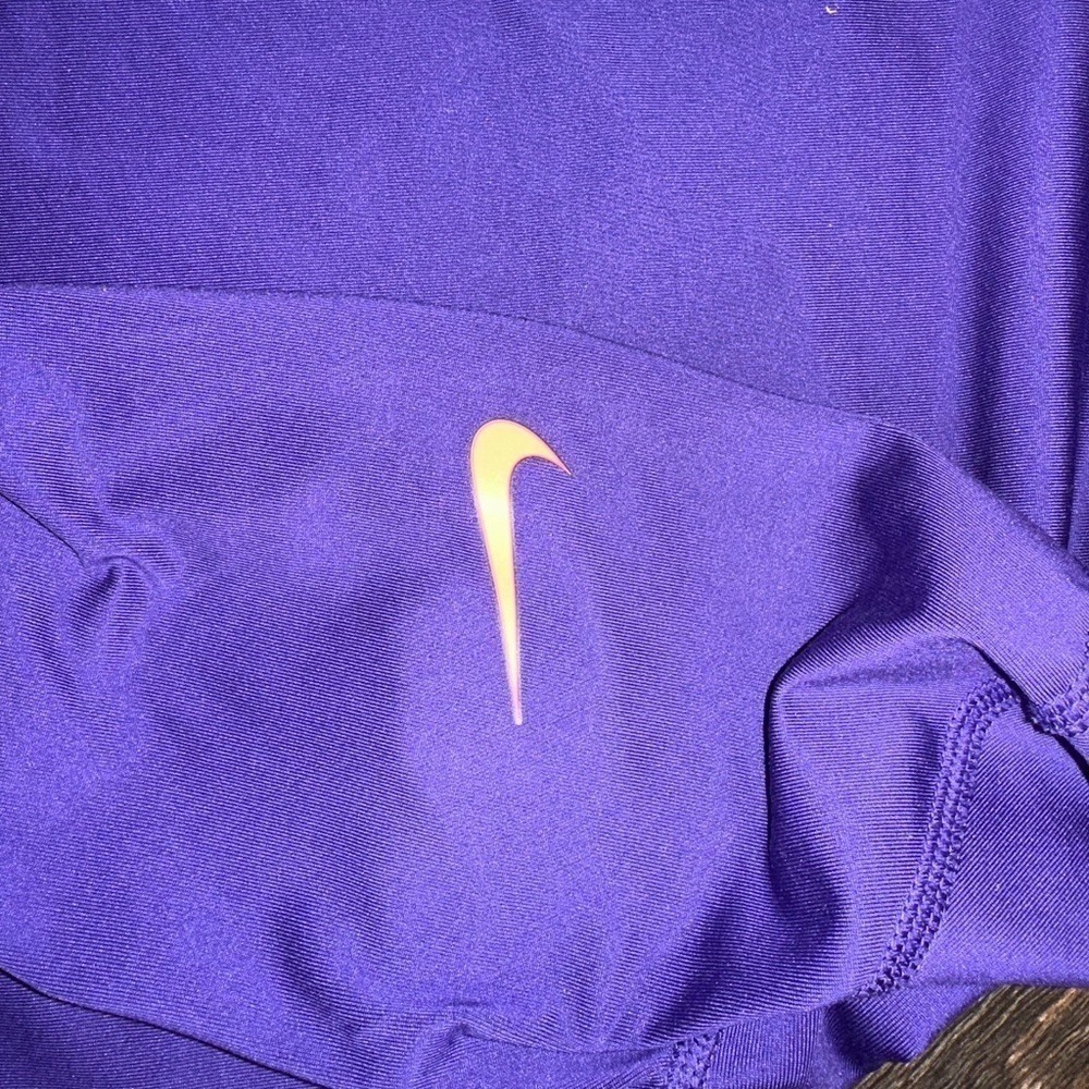 Nike Pro Dry Fit. Size S - Picture 3 of 3